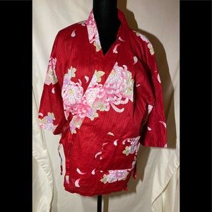 Short red kimono with flowers